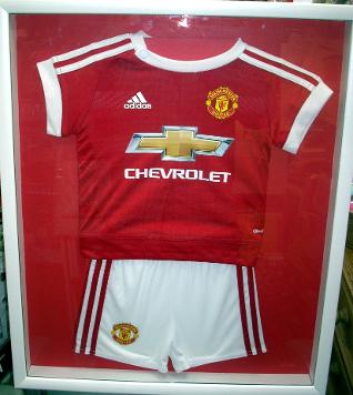 childs football shirt & shorts